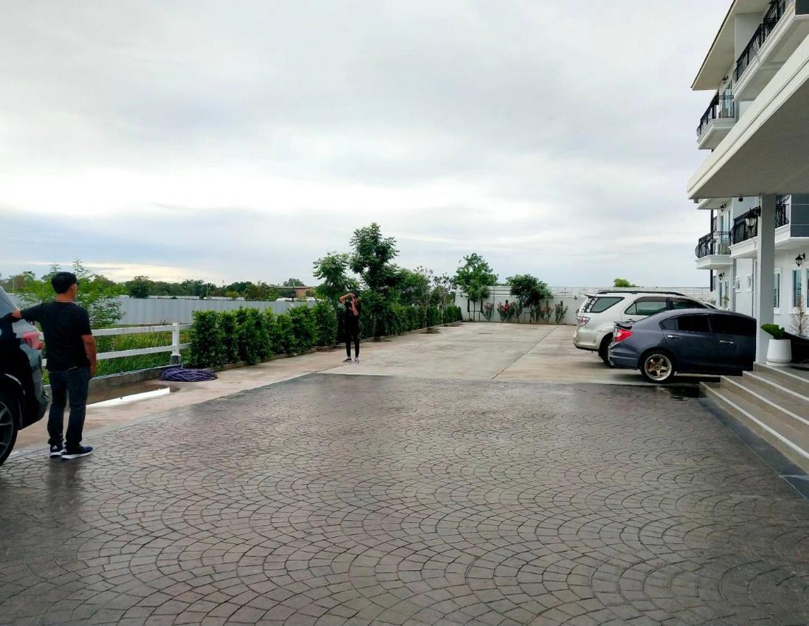 โคโค่ โฮเทล Koco Hotel Nakhonratchasima Екстериор снимка