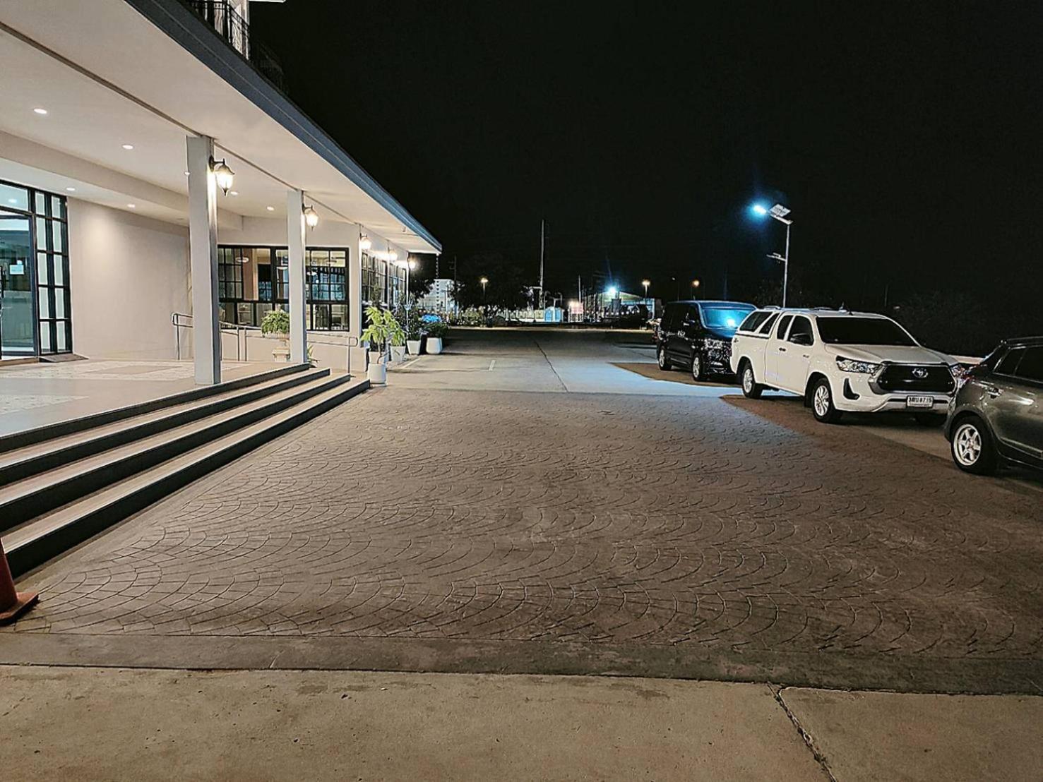 โคโค่ โฮเทล Koco Hotel Nakhonratchasima Екстериор снимка