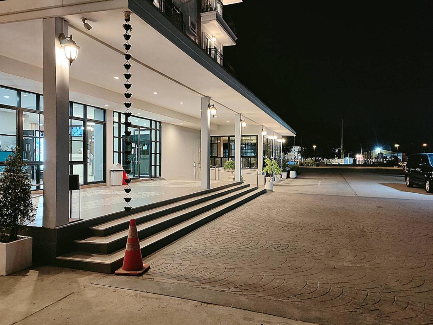 โคโค่ โฮเทล Koco Hotel Nakhonratchasima Екстериор снимка